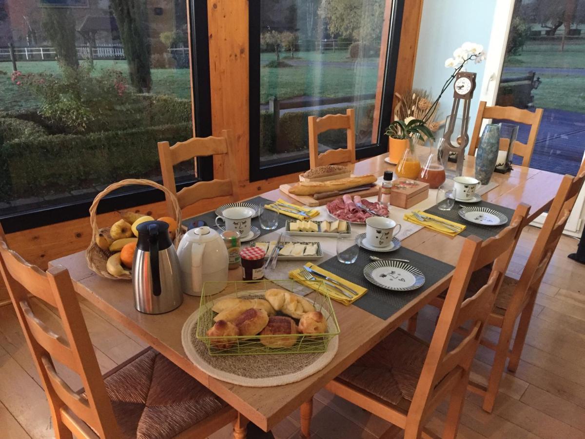 โอ โดแมน ดู แซร์ฟ Bed & Breakfast Vyans-le-Val ภายนอก รูปภาพ
